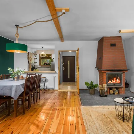 Hubertówka Drewniany Casa de Férias Porost